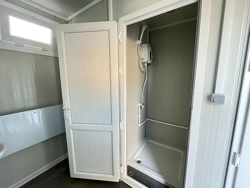 Sanitary container, 6 units (shower + sink) | Shower container 240 x 600, new