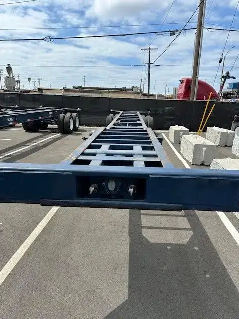 53′ Gooseneck Tandem-Axle Container Chassis