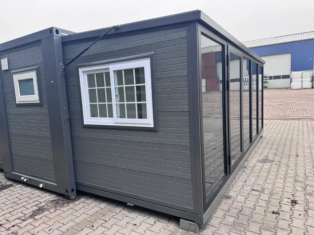 Mobile living unit / Tiny home / Chalet with 2 bedrooms + kitchen